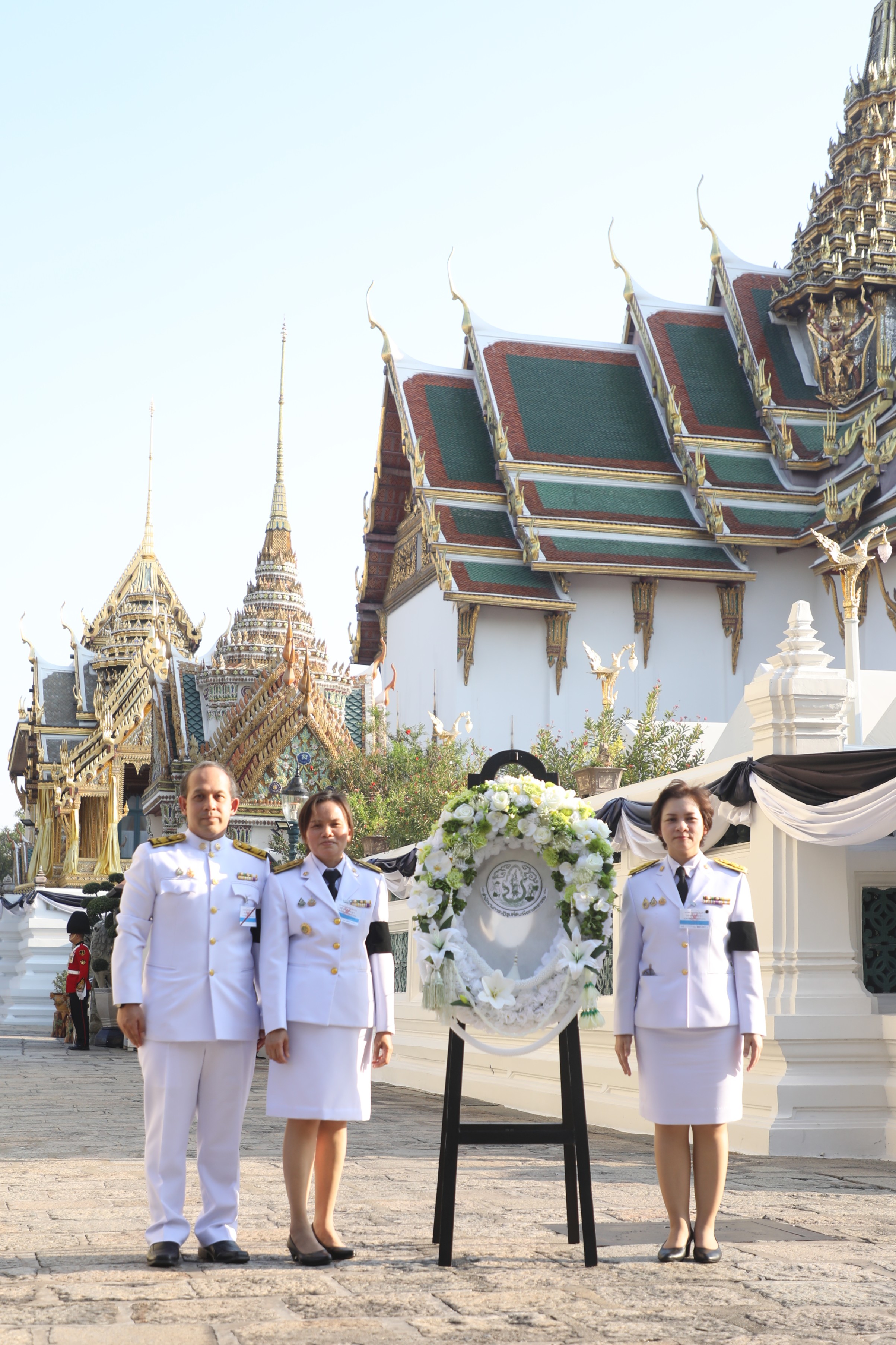 title - สำนักงานการปฏิรูปที่ดินเพื่อเกษตรกรรม รับพระราชทานพระบรมราชานุญาตให้ร่วมเป็นเจ้าภาพบำเพ็ญกุศลถวายพระบรมศพ สมเด็จพระนางเจ้าสิริกิติ์ พระบรมราชินีนาถ พระบรมราชชนนีพันปีหลวง